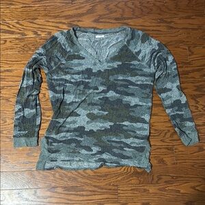 ⭐️Maurices Green and Gray V-Neck Sweater